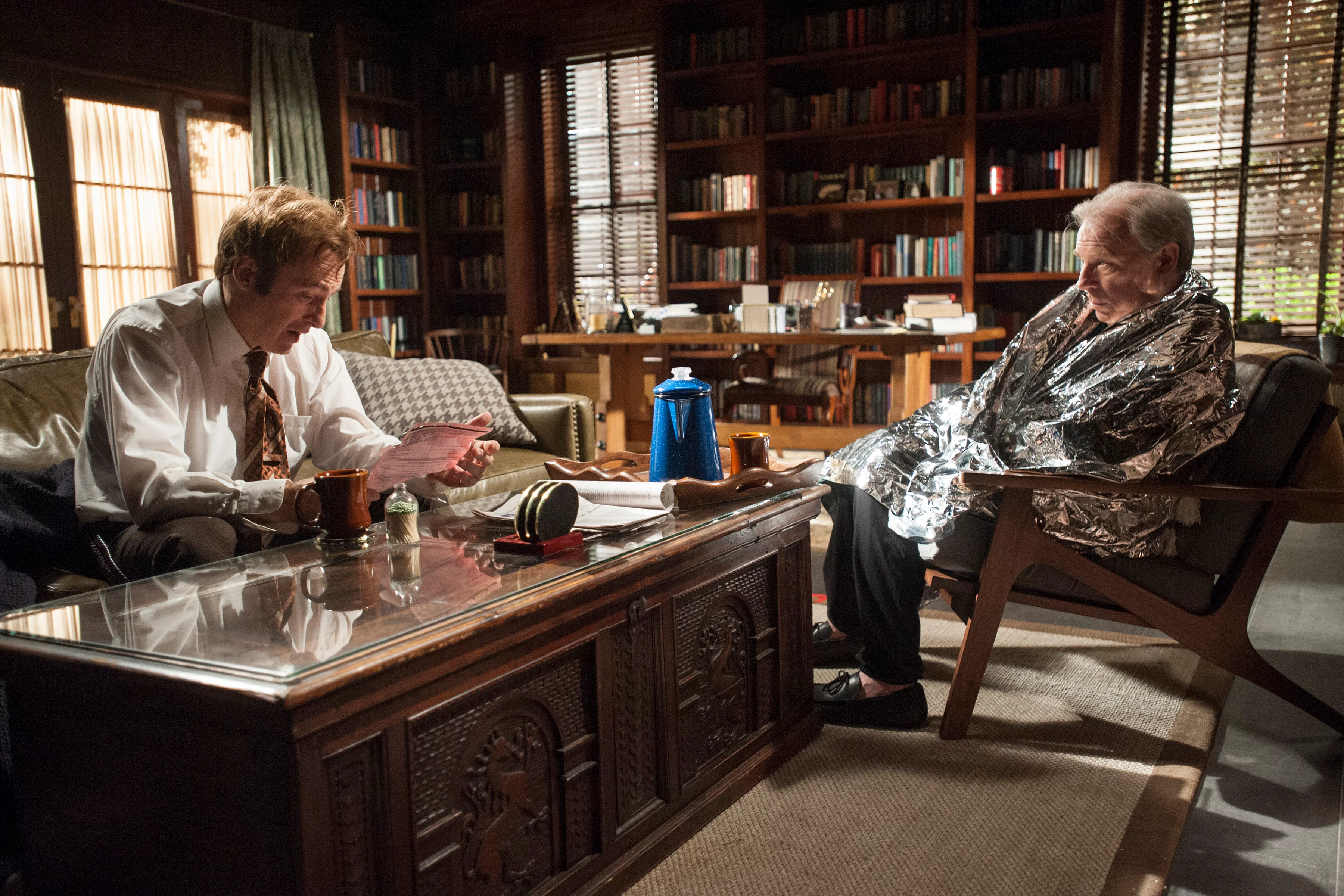 Кадр 1 из сериала Лучше звоните Солу 2 сезон (2016)