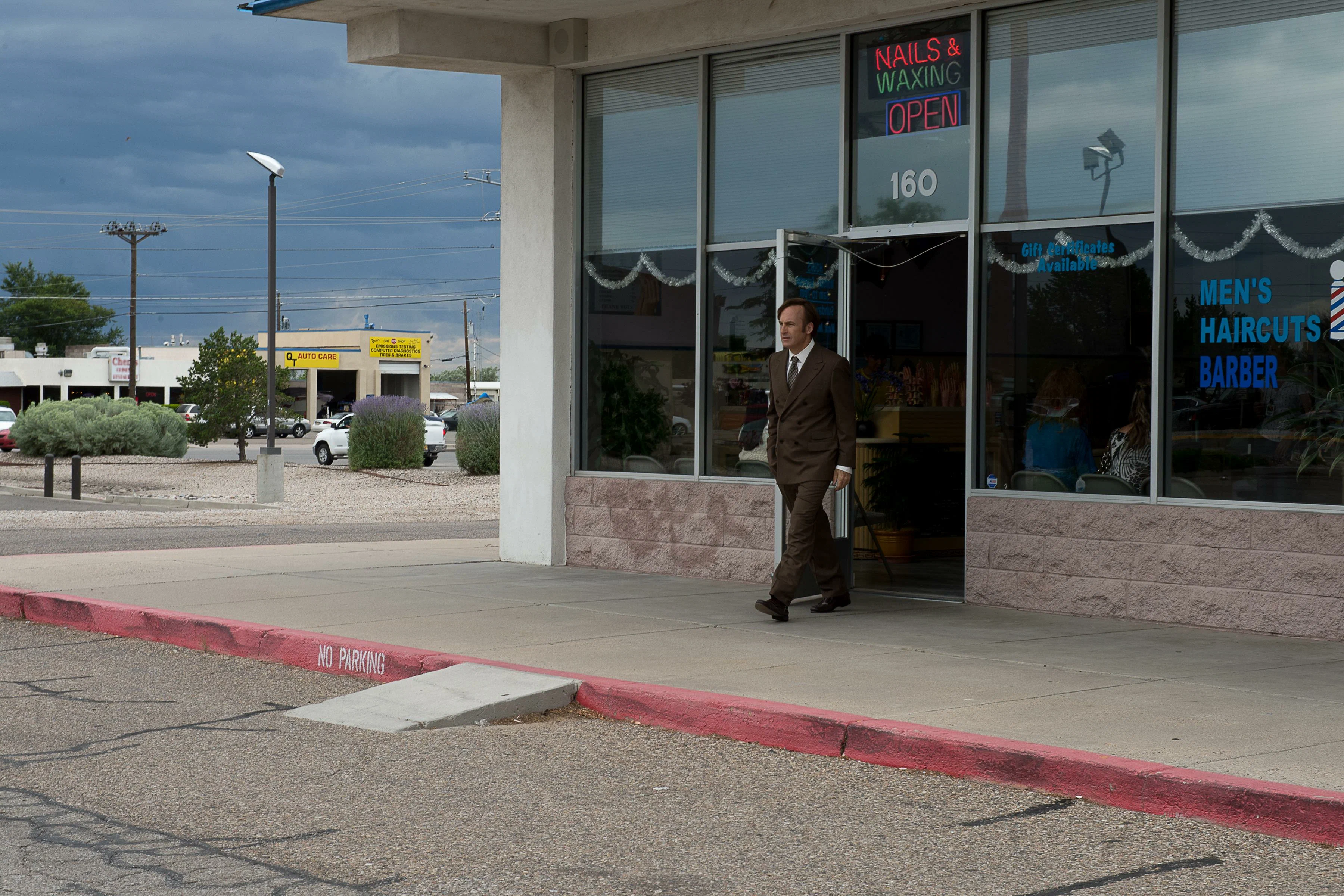 Кадр 2 из сериала Лучше звоните Солу 5 сезон (2020)