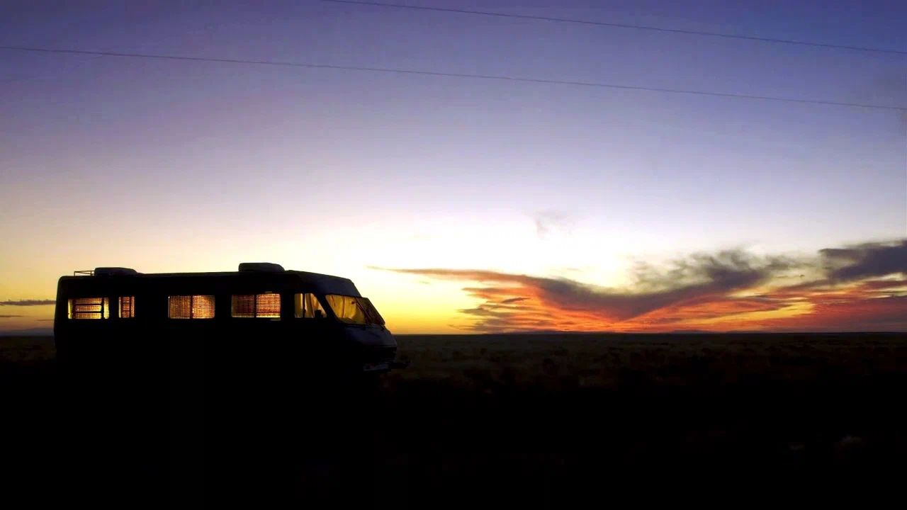 Кадр 1 из сериала Во все тяжкие 1 сезон (2008)