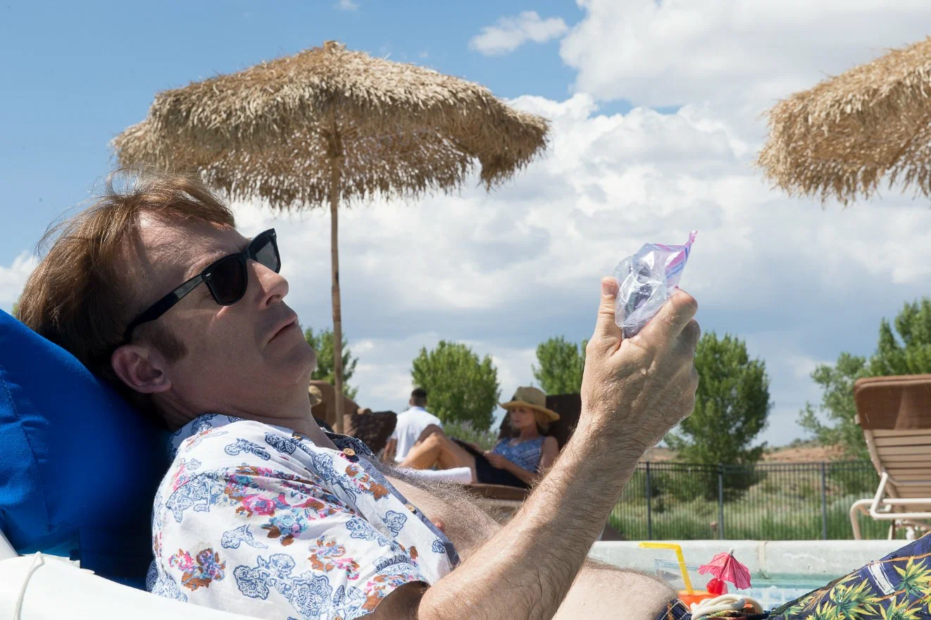 Кадр 1 из сериала Лучше звоните Солу 6 сезон (2022)