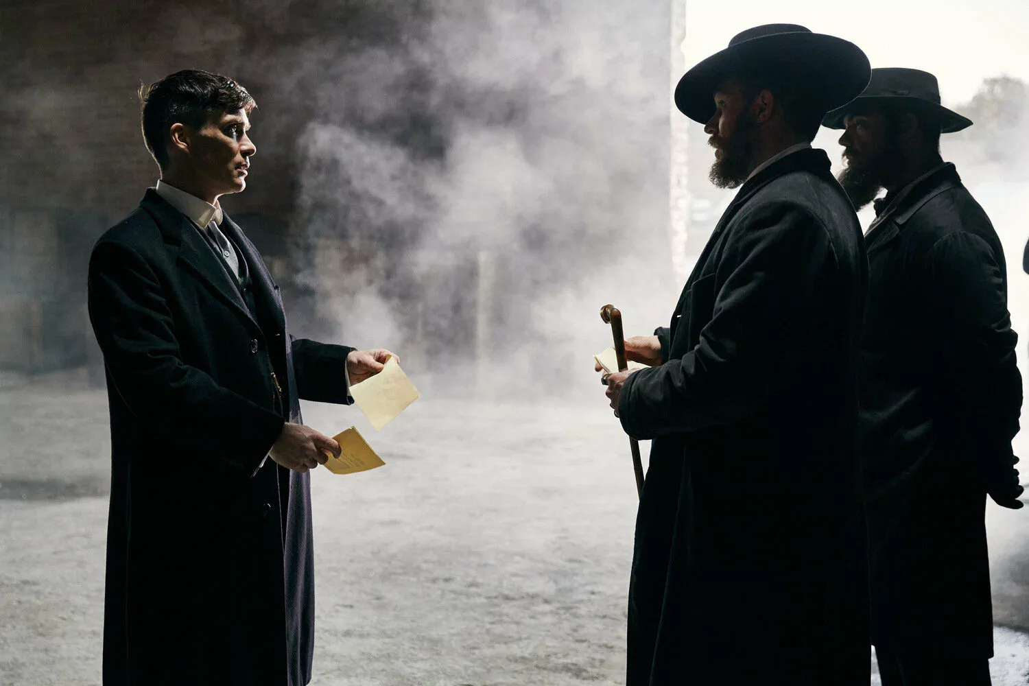 Кадр 2 из сериала Острые козырьки 1 сезон (2013)