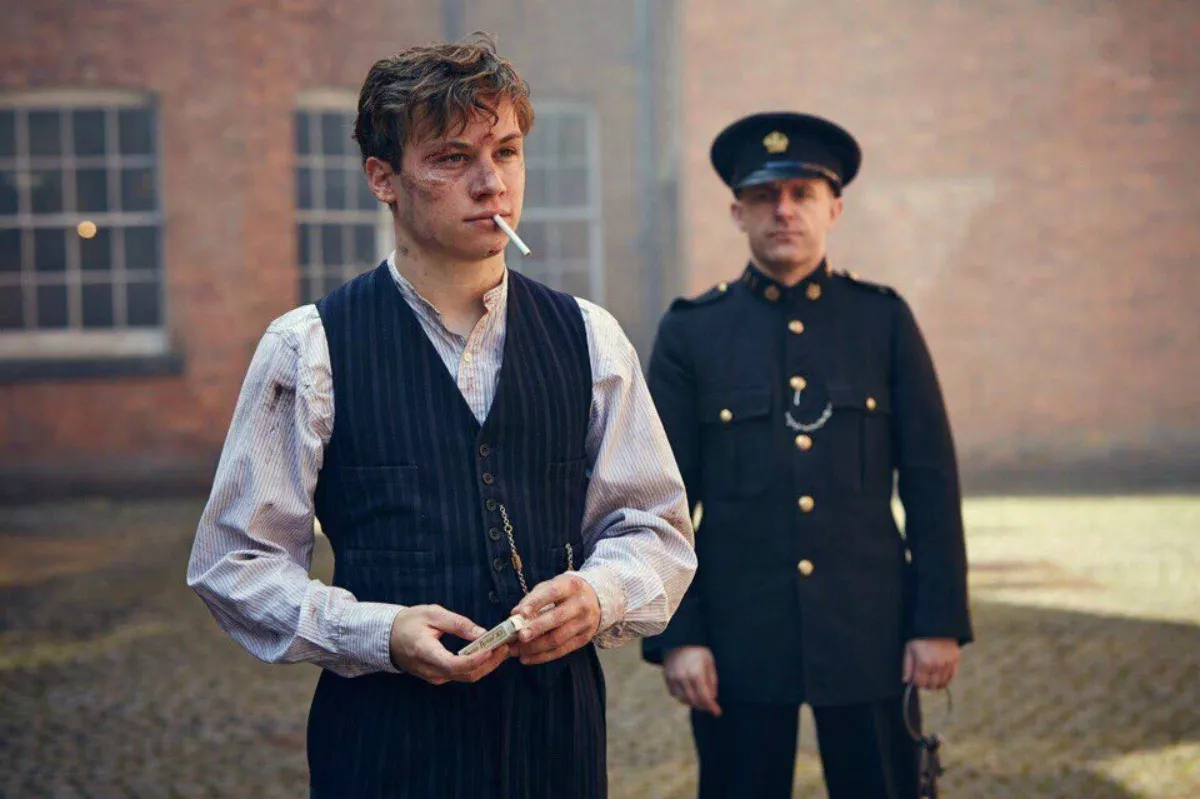 Кадр 2 из сериала Острые козырьки 5 сезон (2019)